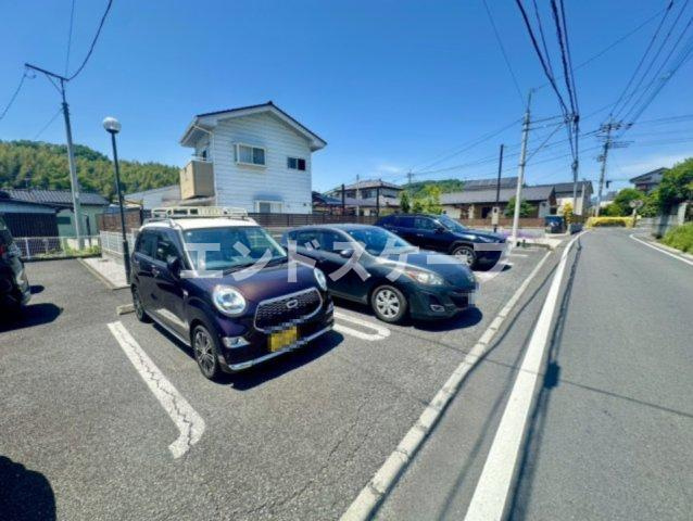 Ｒ’Ｓ－Ⅰの駐車場|高崎、前橋のお部屋探しはエンドスケープまで！お客様の理想お聞かせ下さい♪