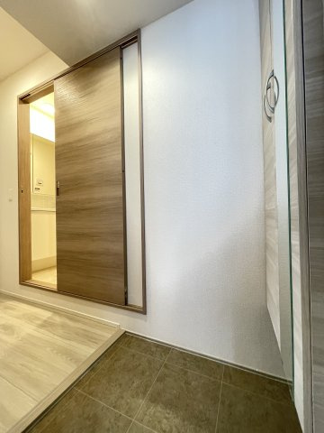Noble Terrace中山手の玄関