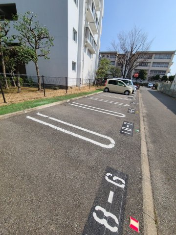 UR武庫川 18号棟の外観