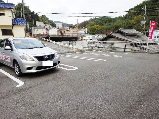 ガーデンコートの駐車場
