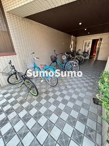 大阪市西淀川区歌島１丁目の賃貸マンションのエントランス