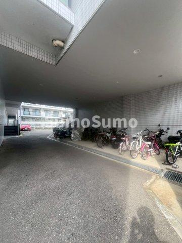 ガーデンハイツ桃山台壱番館の駐車場|駐車場があります