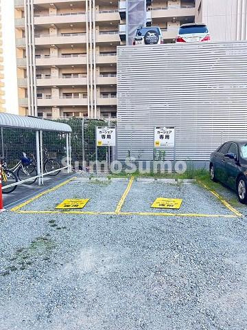Sunny Court Meiwaの駐車場