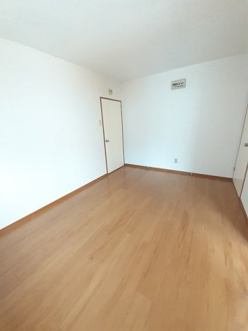 エルディム平田の居間・リビング|使いやすいリビングです