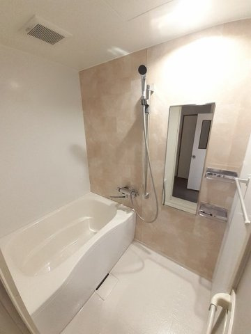 エルディム平田の浴室|日々の疲れを癒すお風呂付です