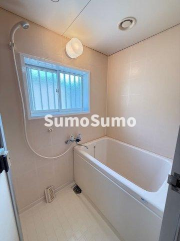 Rhapsody In Redの浴室