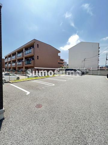 T-Villageの駐車場