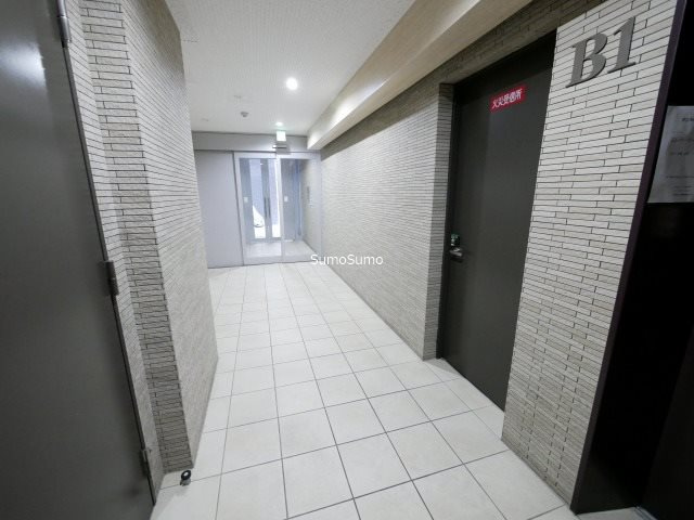オーパスグラン谷町のロビー|毎日通るロビーはこのようになっています