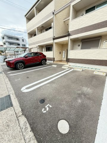 エントピアくるみⅡの駐車場