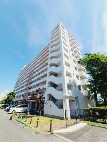 UR武庫川 32号棟の外観