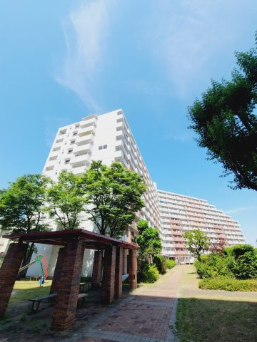 UR武庫川 32号棟の外観