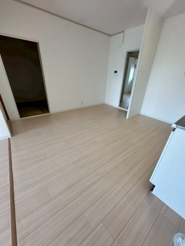 UR武庫川 32号棟の居間・リビング