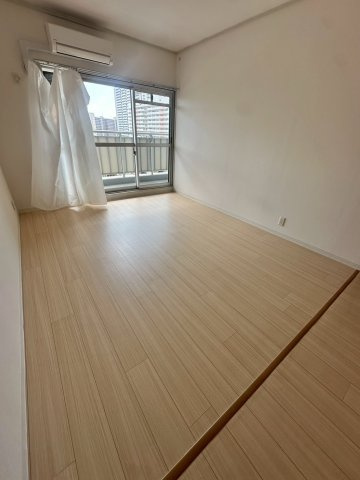 UR武庫川 32号棟の居間・リビング