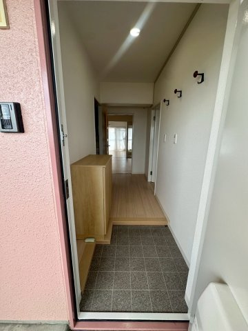 UR武庫川 32号棟の玄関