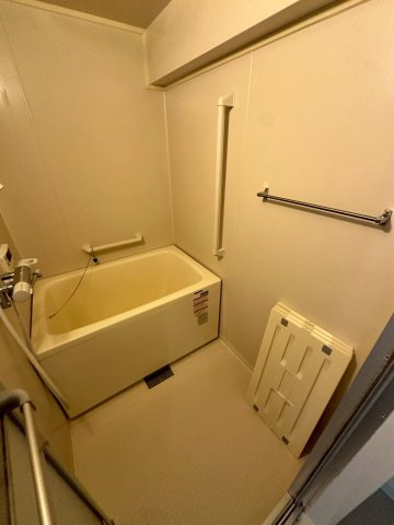 UR武庫川 32号棟の浴室