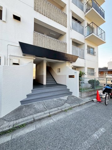 オーティーハイツ広田のエントランス