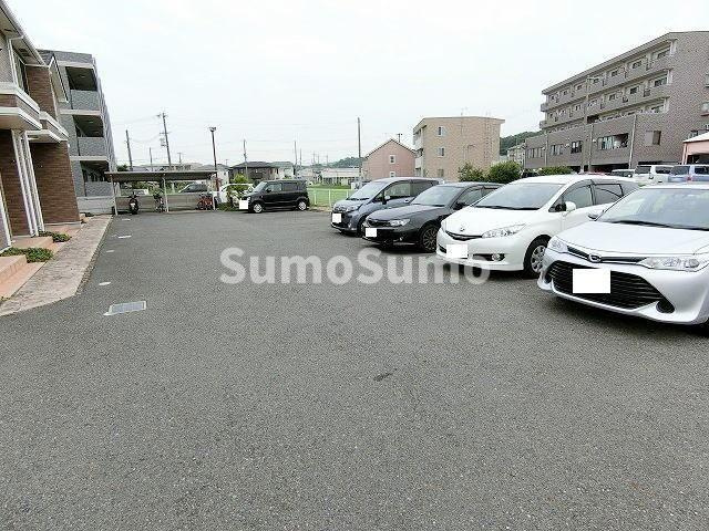 エトワル　ベルメゾンの駐車場|駐車スペースもあります