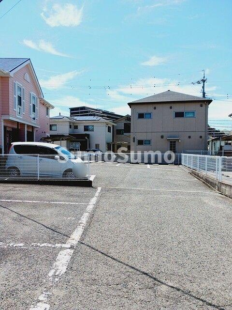 ガーデンハイツ大久保Ⅱの駐車場|カースペースがあります