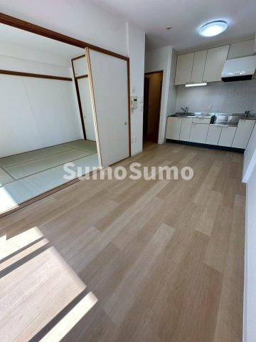 UR浜甲子園さくら街　4号棟の居間・リビング