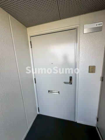 UR浜甲子園さくら街　4号棟の玄関