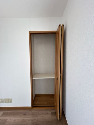 オレスコート板宿の収納