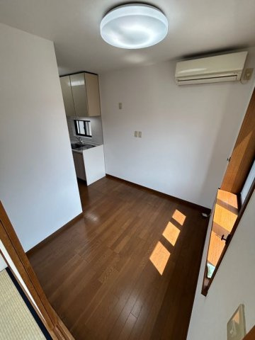 オレスコート板宿の居間・リビング