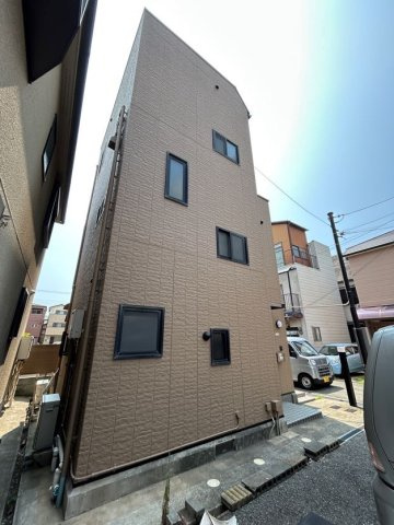 オレスコート板宿の外観