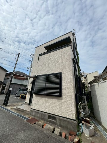 オレスコート板宿の外観