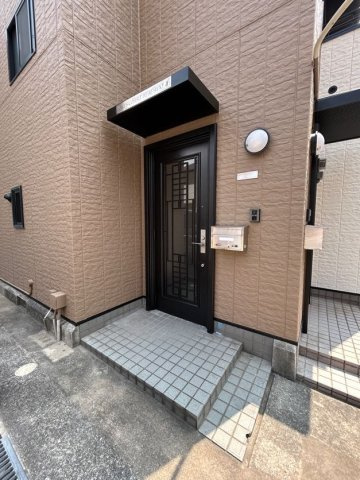 オレスコート板宿のエントランス