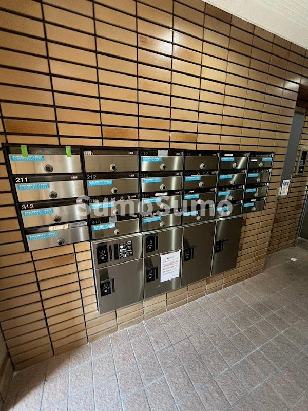 エバーグレイス塚口のその他共用部分|便利な宅配ボックス完備♪