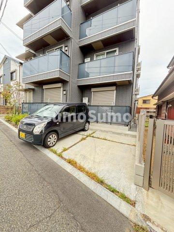 エムライズ材木町の駐車場|車をお持ちの方に嬉しい駐車場付きの物件です