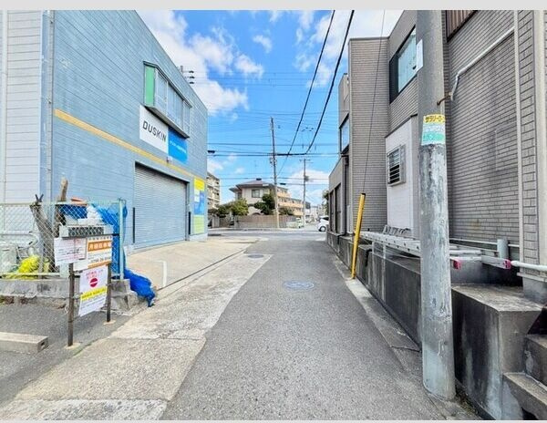 エントピア・イーストの周辺