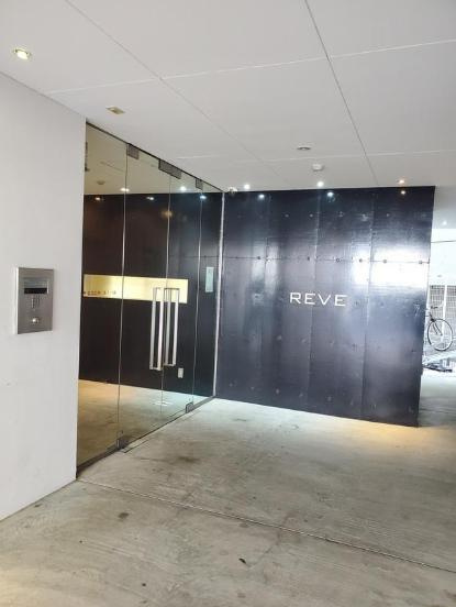 REVEのエントランス