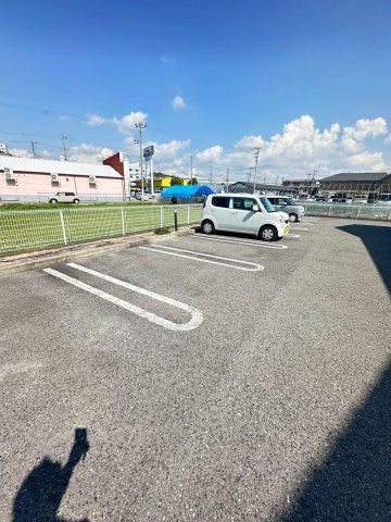 エトワル　ベルメゾンの駐車場