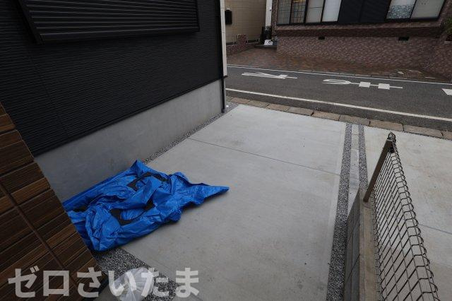 《仲介手数料無料》岩槻区東岩槻３丁目2-49新築一戸建てKEIAI GRACEの駐車場