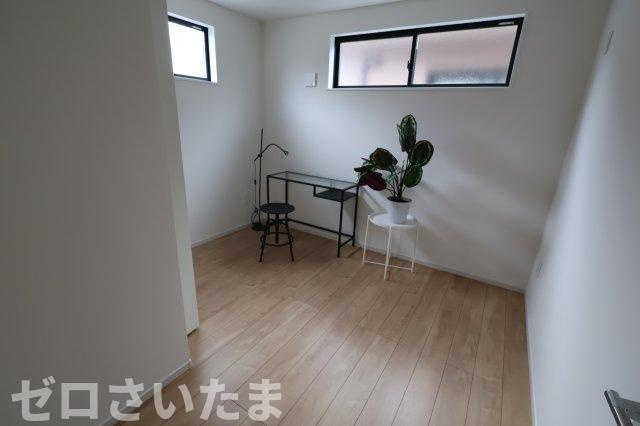 《仲介手数料無料》岩槻区東岩槻３丁目2-49新築一戸建てKEIAI GRACEの洋室