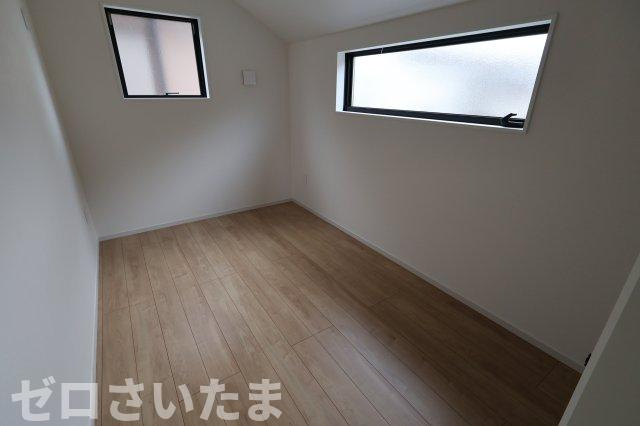 《仲介手数料無料》岩槻区東岩槻３丁目2-49新築一戸建てKEIAI GRACEの洋室