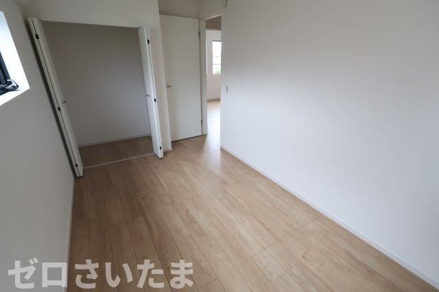 《仲介手数料無料》岩槻区東岩槻３丁目2-49新築一戸建てKEIAI GRACEの洋室