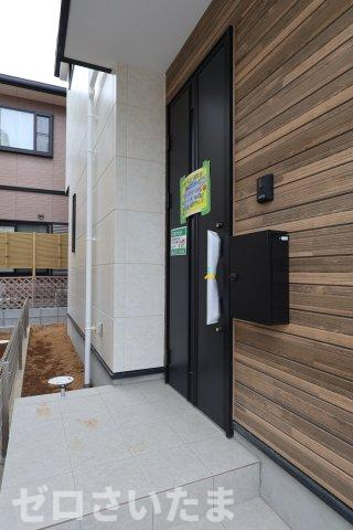 《仲介手数料無料》岩槻区東岩槻３丁目2-49新築一戸建てKEIAI GRACEの玄関