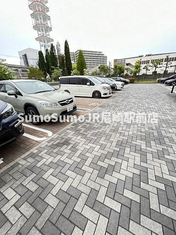 URルゼフィール金楽寺町　1号棟の駐車場|駐車場があるので、車を買う予定の方も安心です