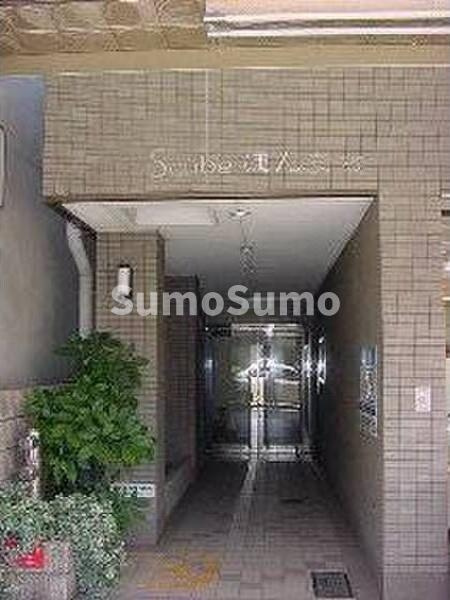 Sキューブほんまちのエントランス|建物の内部です