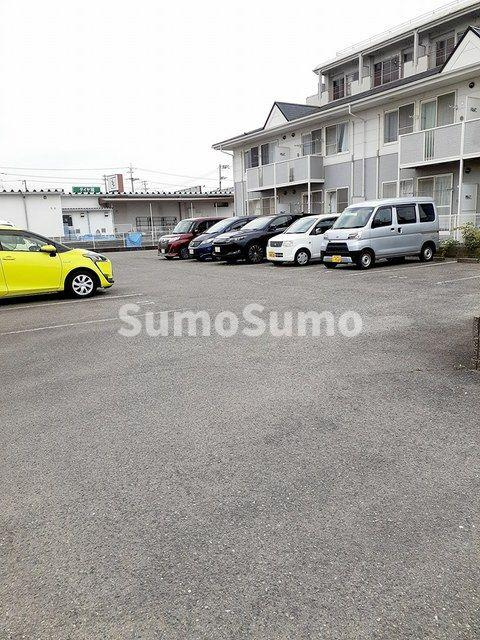 エルムＡ・Ｔ・Ｓの駐車場|駐車場に車を止められます