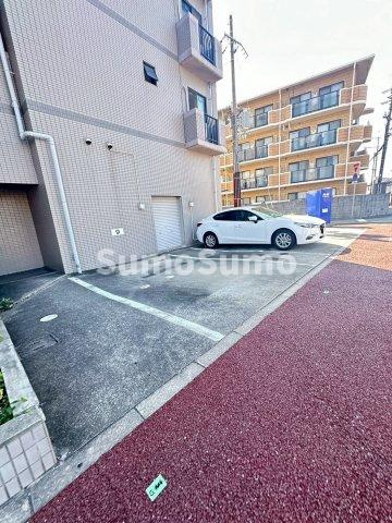 オーズコートの駐車場|駐車スペースもあります