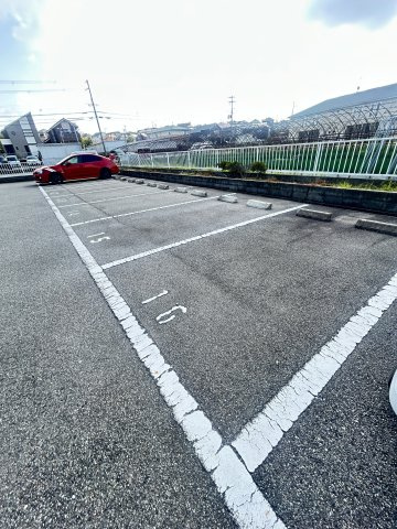 ガーデンハイツ赤羽の駐車場|車をお持ちの方に嬉しい駐車場付きの物件です