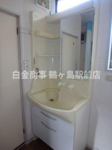 坂戸市中富町中古戸建の独立洗面台