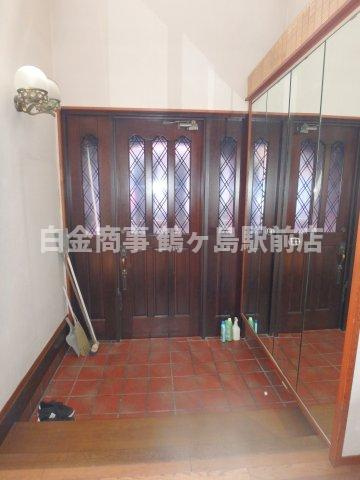 坂戸市中富町中古戸建の玄関