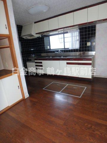 坂戸市中富町中古戸建のキッチン