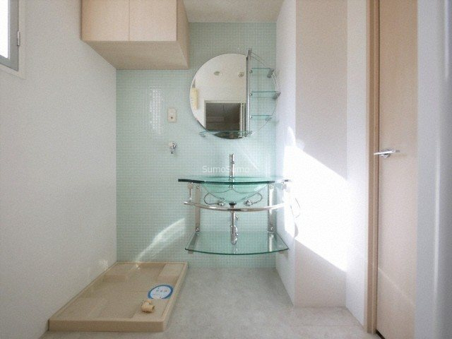 アーバンフラッツ瓦町の洗面所|脱衣スペースもあります