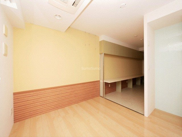 アーバンフラッツ瓦町の寝室|開放的な寝室です