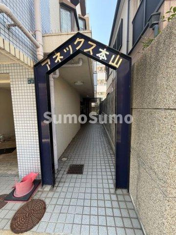 アネックス本山のエントランス